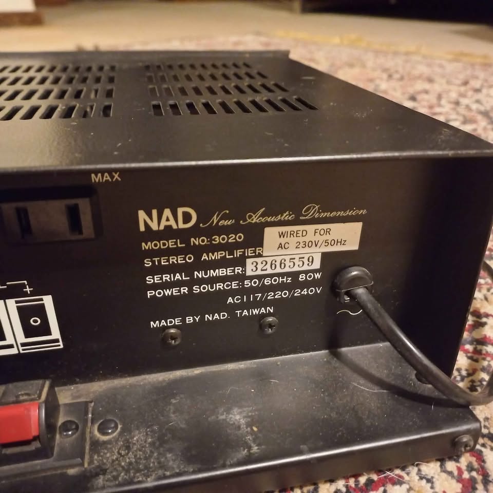 Vintage Nad 3020