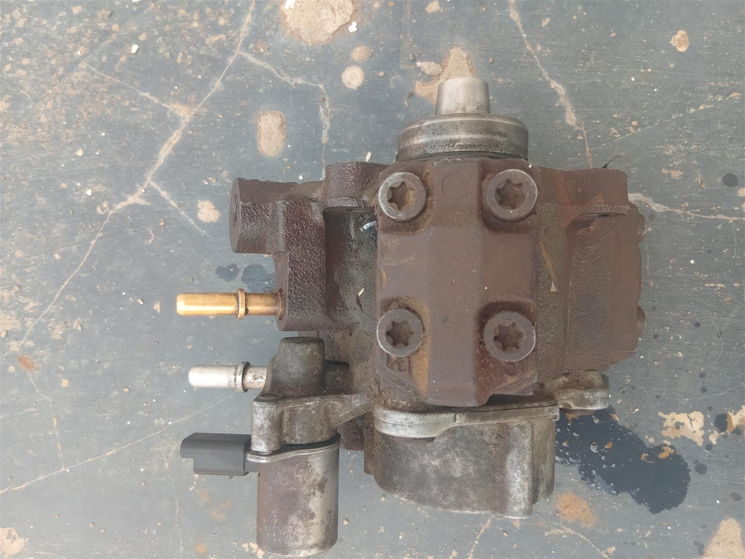 Ford ranger tdci t6 high pressure diesel pump - Private Seller Ford ranger tdci t6 high pressure diesel pump - Private Seller