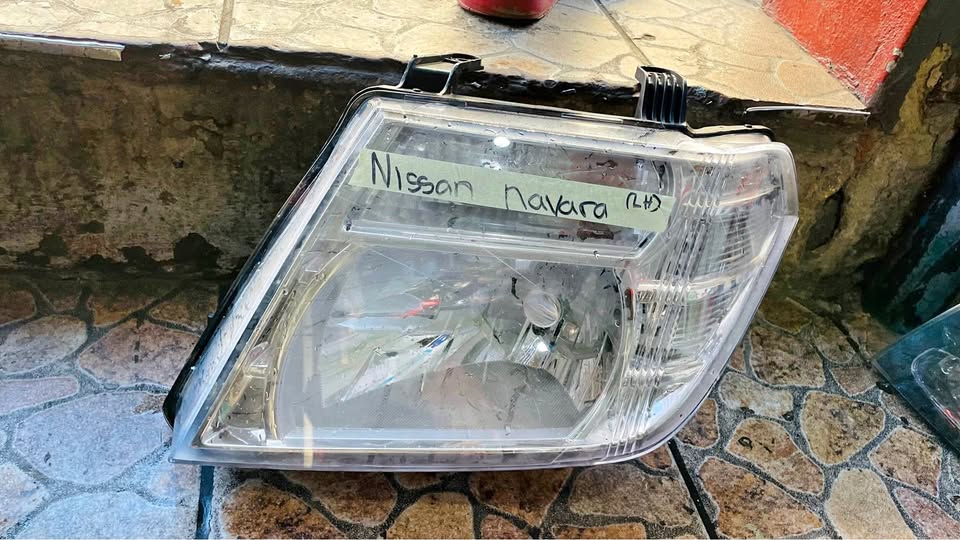 Nissan Navara headlight
