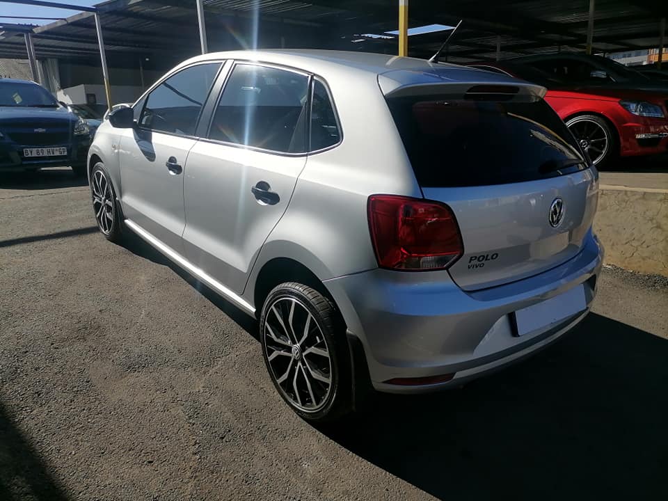 2020 Volkswagen polo vivo 1.4 Hatchback Service history and Spare key