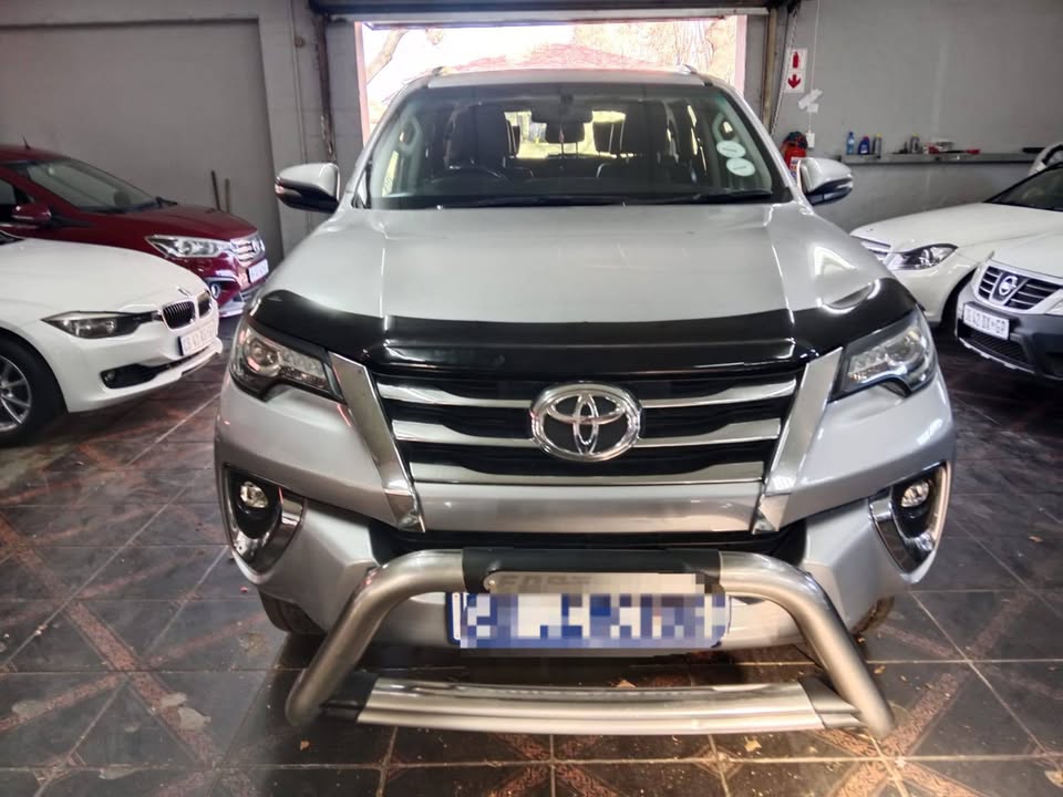 2020 Toyota Fortuner 2.8Gd6 4x2 7seater  Silver, Automatic, Diesel, Service book Reverse Camer