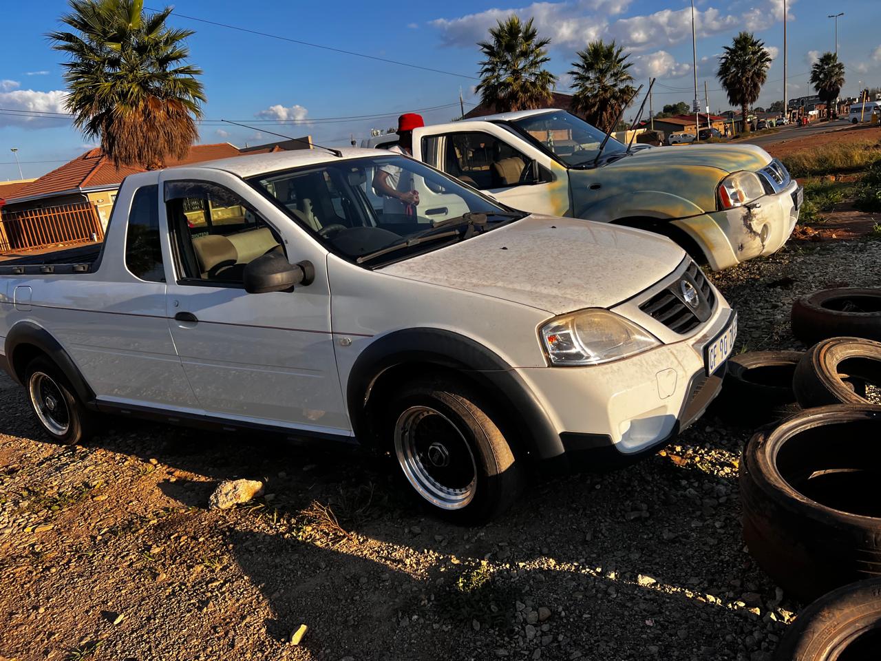 Np200 utility bakkie