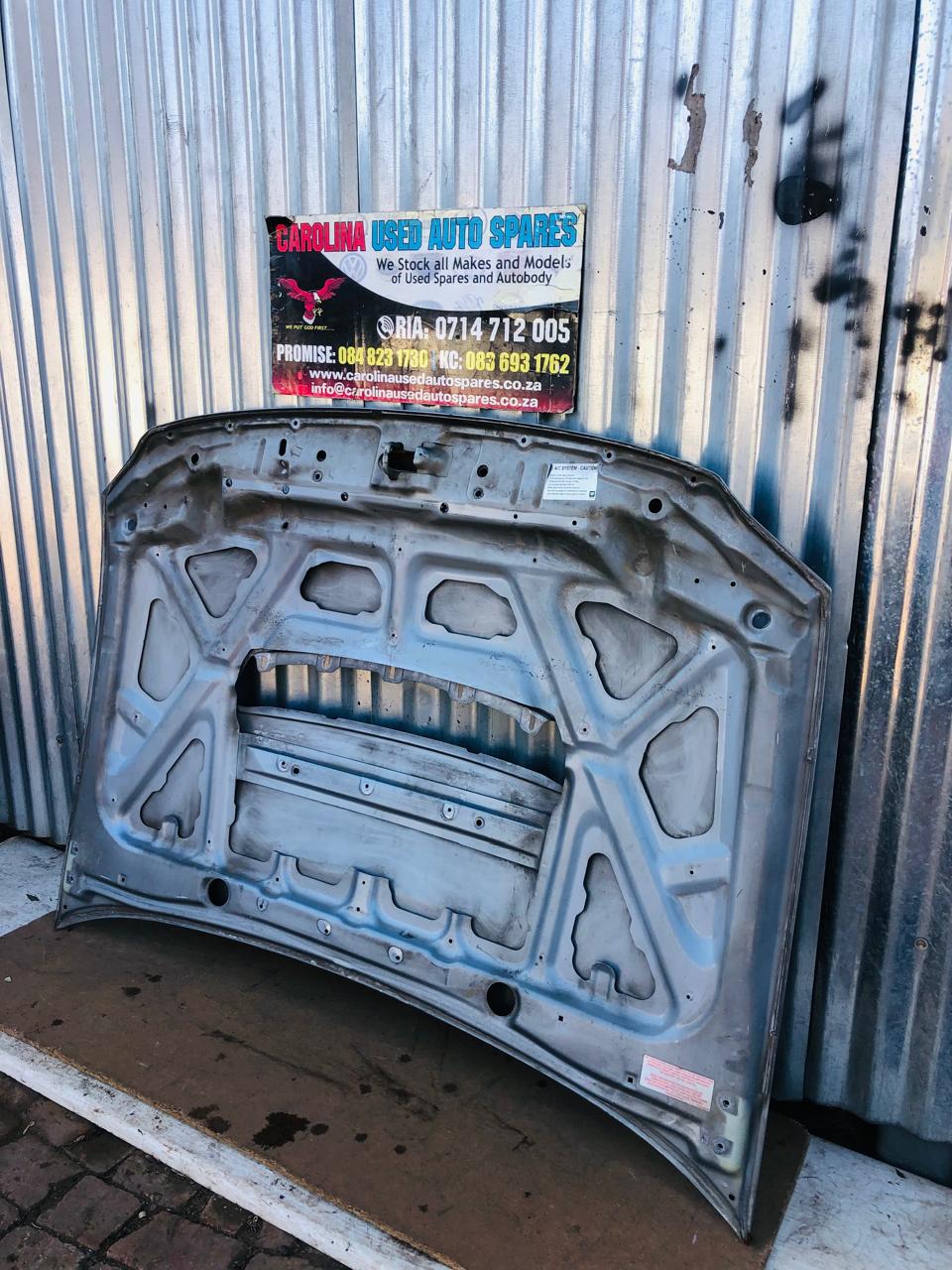 Isuzu GO Big KB250/KB300 bonnet with scoop opening - Private Seller Isuzu GO Big KB250/KB300 bonnet with scoop opening - Private Seller