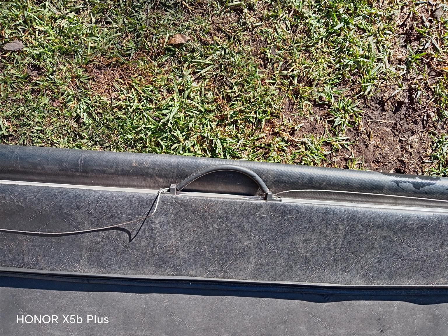 Toyota hilux double cab tonneau cover - Private Seller Toyota hilux double cab tonneau cover - Private Seller