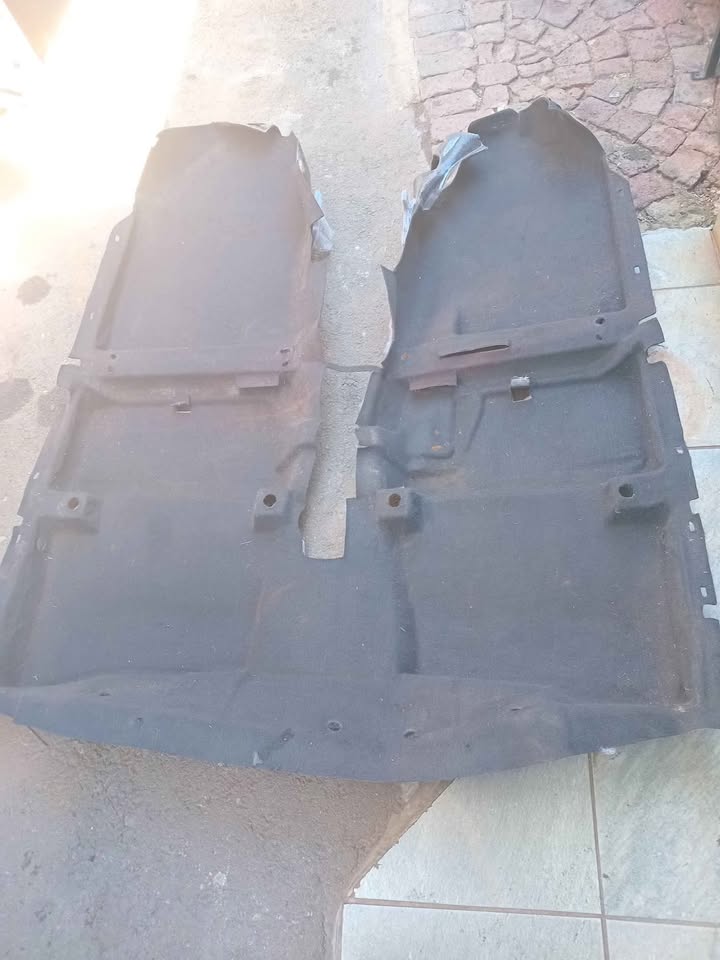 2012 Hyundai i20 flow carpet for sale WhatsApp or cell - Private Seller