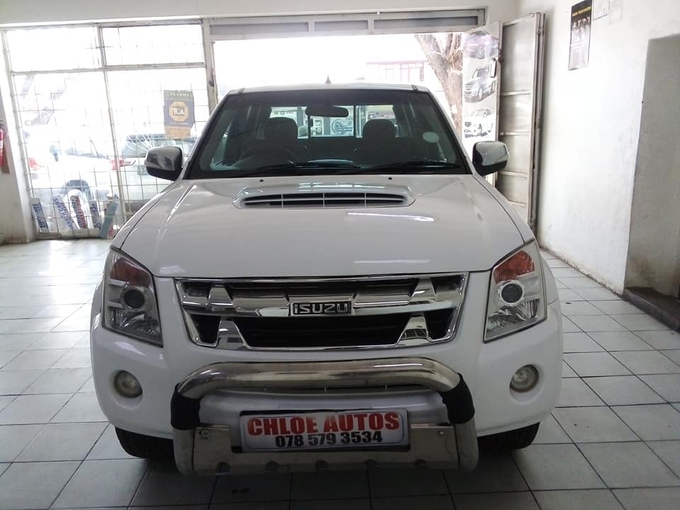 2011 Isuzu Kb300 LX D teq 4x2 Club Cab White, Manual, Diesel 98000km