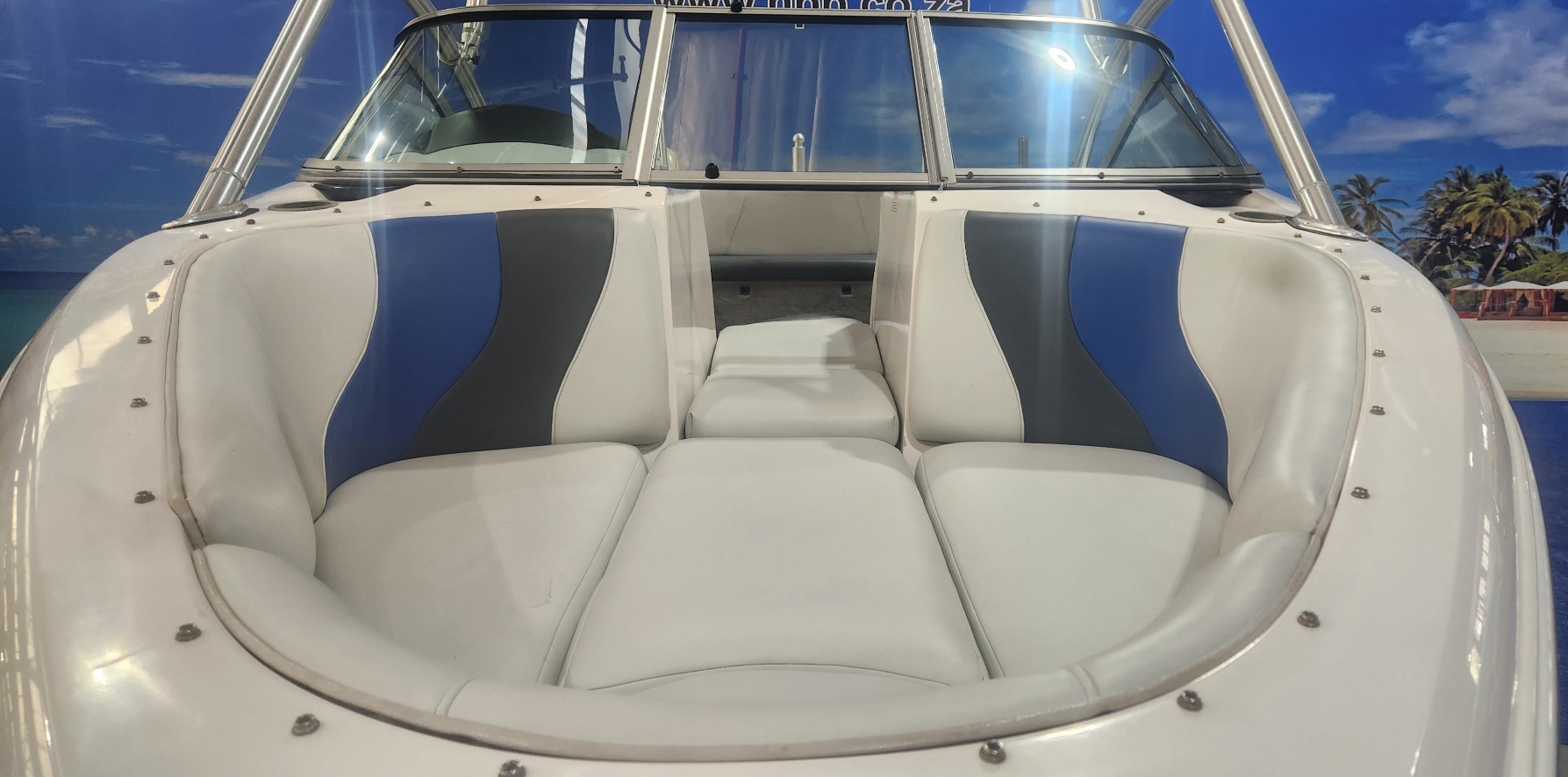 MOOMBA MOBIUS XLV 5.7 L INDMAR V DRIVE