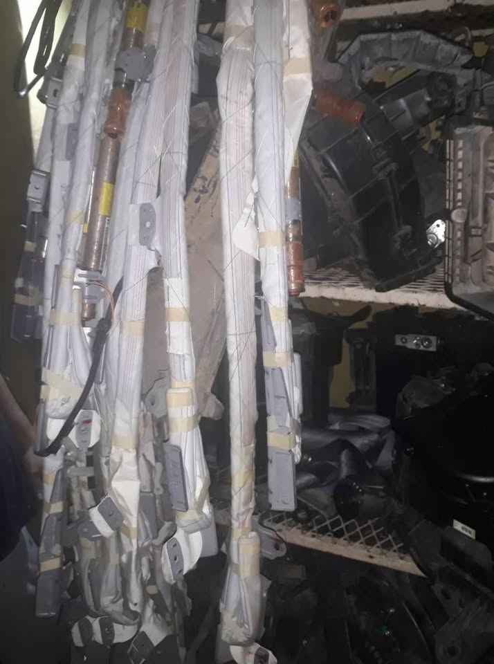 Toyota Hilux D4DFor Airbag Curtains Sale - Private Seller Toyota Hilux D4DFor Airbag Curtains Sale - Private Seller