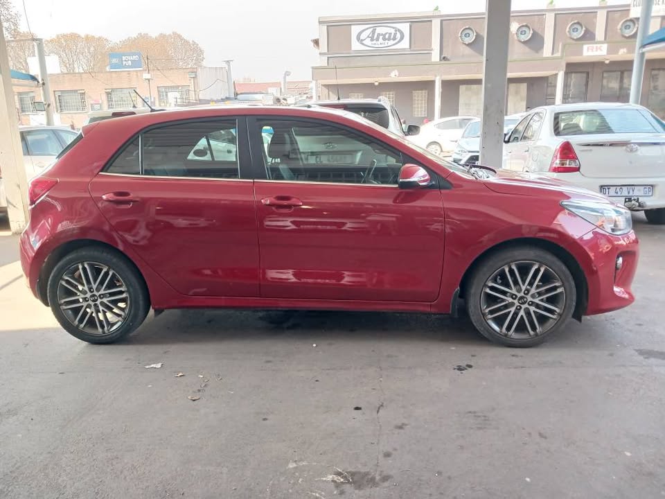 2017 KIA RIO 1.4 HATCHBACK Transmission: Manual Mileage: 74000km Fueltype: Petrol Maroon