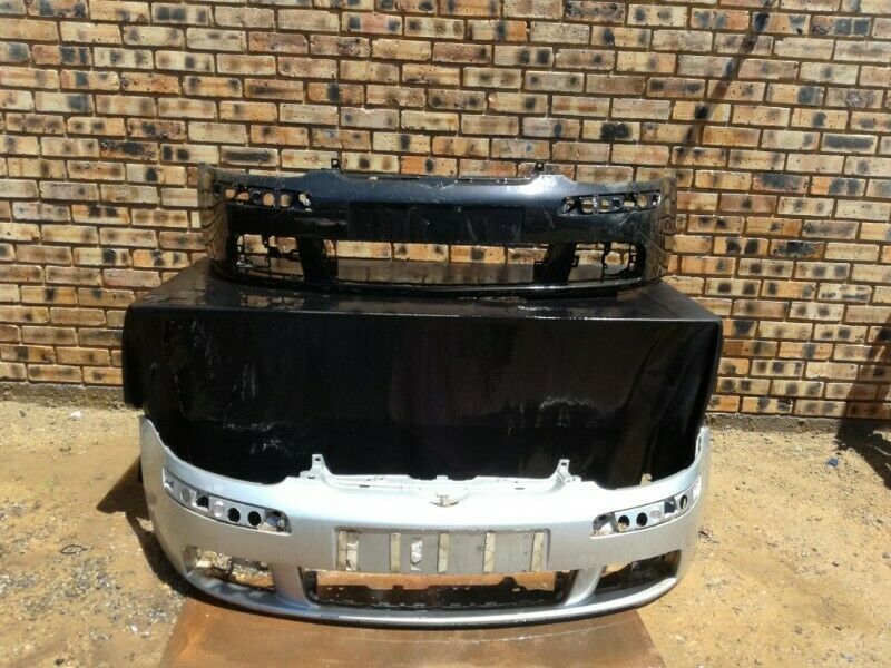 Volkswagen Golf 5 OEM Front Bumper - Private Seller Volkswagen Golf 5 OEM Front Bumper - Private Seller