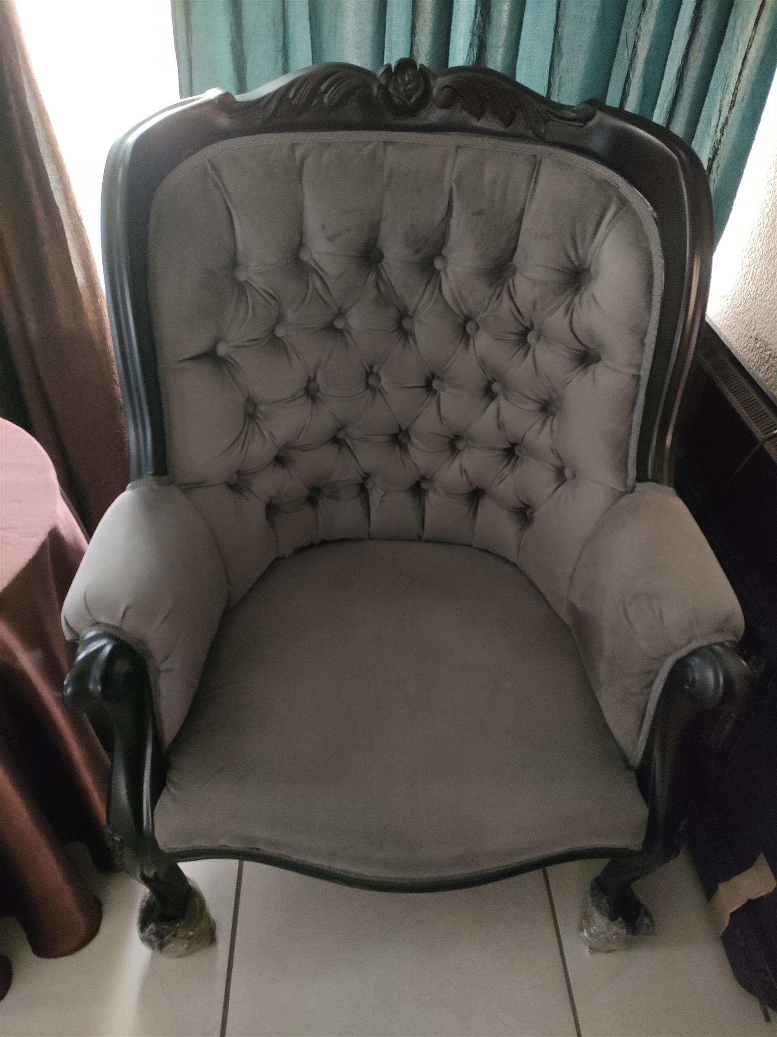 Antique Lounge suite for sale