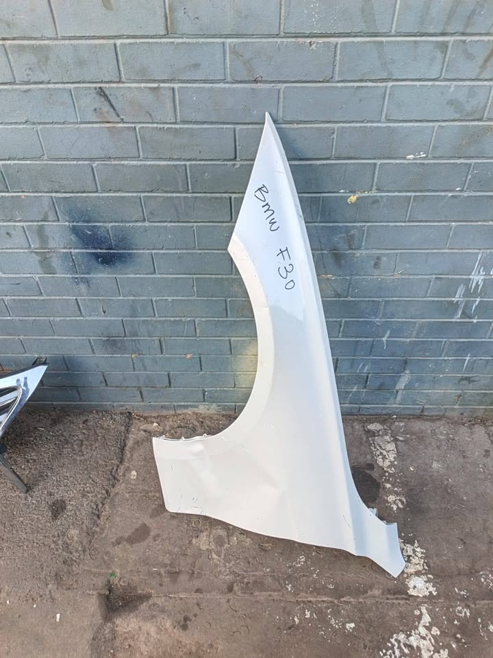 Bmw F30 Left Fender - Private Seller