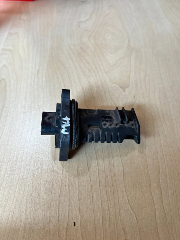 BMW F80 M3/F82 S55 AIR INTAKE MANIFOLD SENSOR (MASS AIRFLOW SENSOR) - Private Seller BMW F80 M3/F82 S55 AIR INTAKE MANIFOLD SENSOR (MASS AIRFLOW SENSOR) - Private Seller
