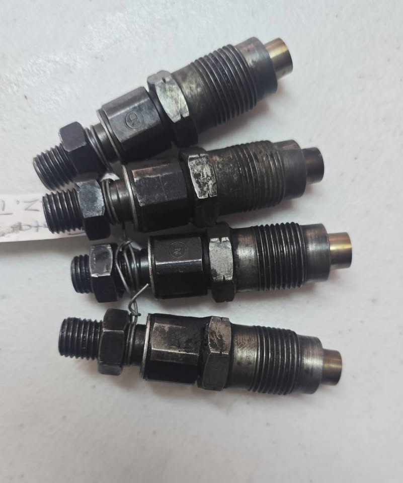 Toyota Hilux 3.0 KZ-TE Injectors Call or Whatsupp - Private Seller