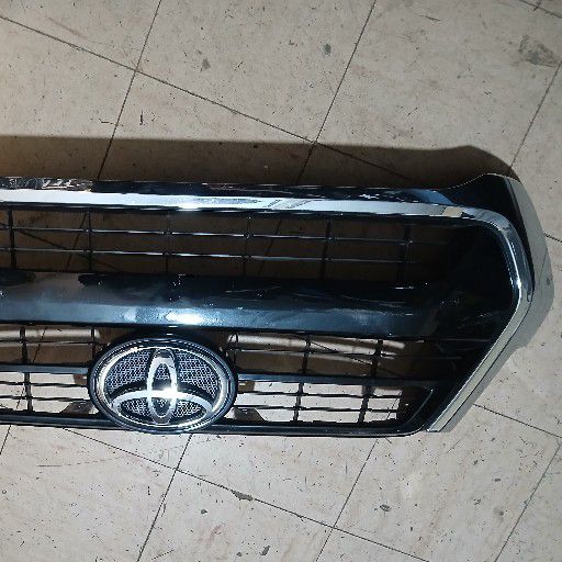 Toyota hilux gd6 grill - Private Seller Toyota hilux gd6 grill - Private Seller