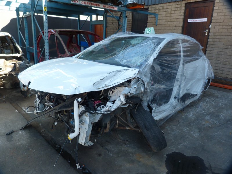 Renault Clio IV TCe 900T Manual White - 2017 STRIPPING FOR SPARES - Private Seller Renault Clio IV TCe 900T Manual White - 2017 STRIPPING FOR SPARES - Private Seller