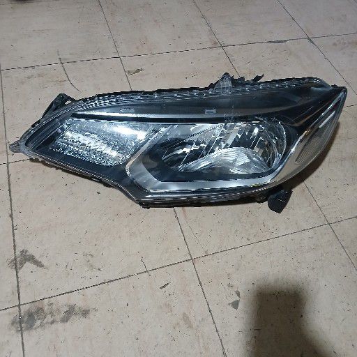 Honda jazz headlight - Private Seller Honda jazz headlight - Private Seller