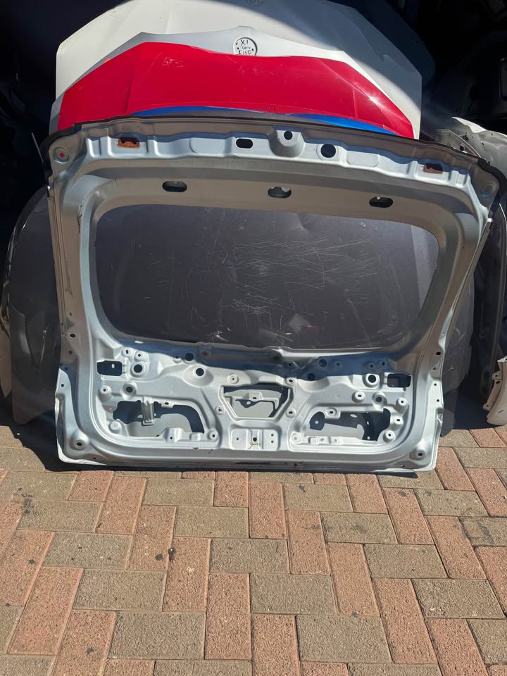 Suzuki Fronx Boot Lid Tailgate Door - Private Seller Suzuki Fronx Boot Lid Tailgate Door - Private Seller