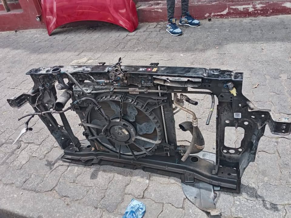 2025 Hyundai i10 Grand Complete Radiator and Condenser Fan and Cradle - Private Seller 2025 Hyundai i10 Grand Complete Radiator and Condenser Fan and Cradle - Private Seller