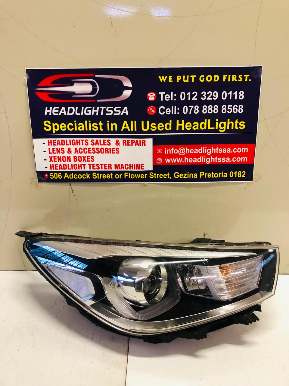 Kia Rio right side LED xenon headlight (2018) - Private Seller Kia Rio right side LED xenon headlight (2018) - Private Seller