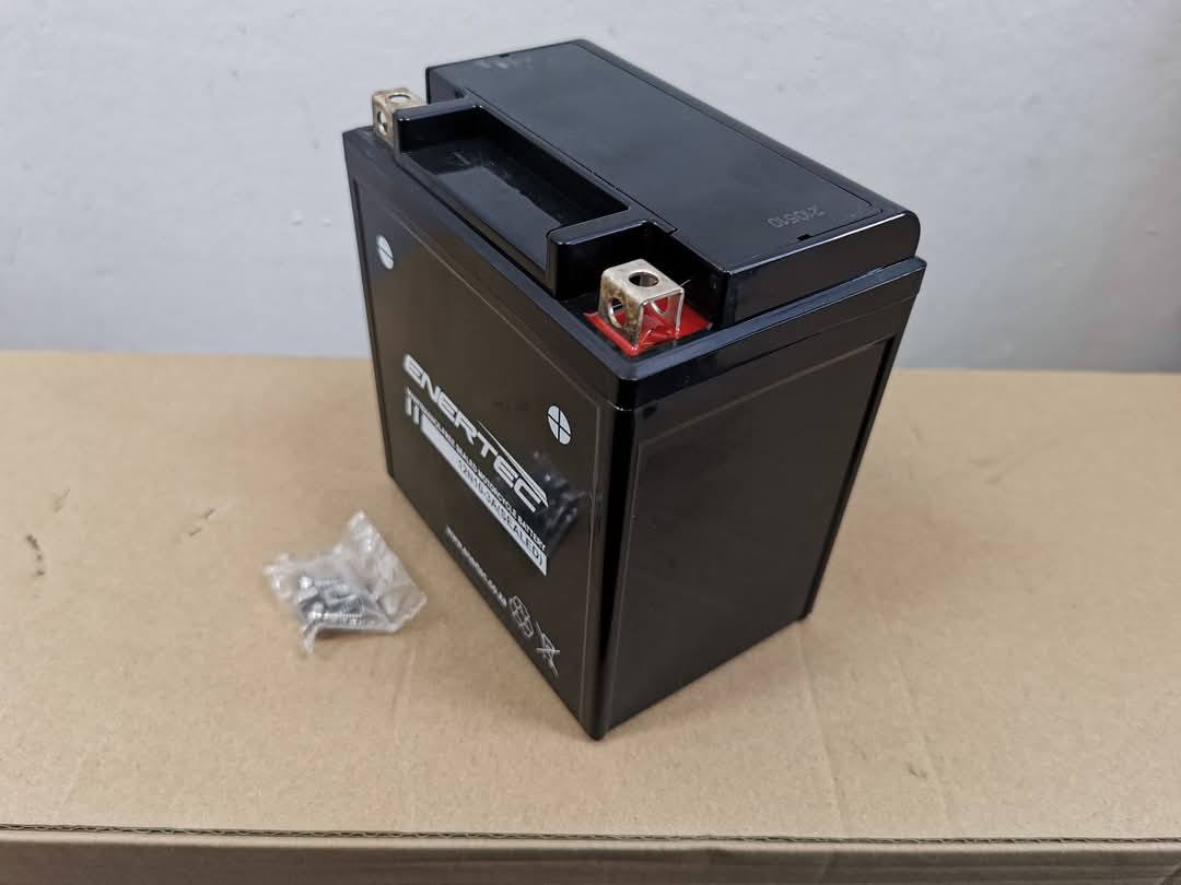 NEW AUXILIARY BATTERIES FOR W176 W117 W246 W156 A200 A45 GLA45 - Private Seller