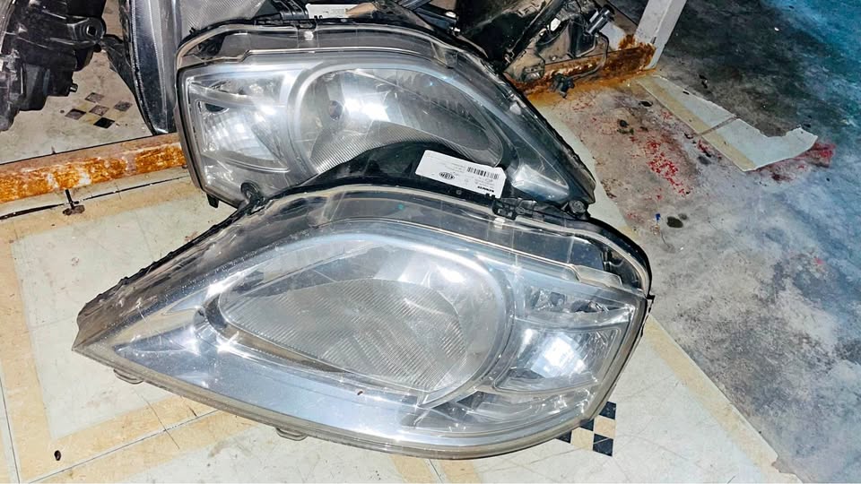 Nissan NP200 headlights - Private Seller Nissan NP200 headlights - Private Seller