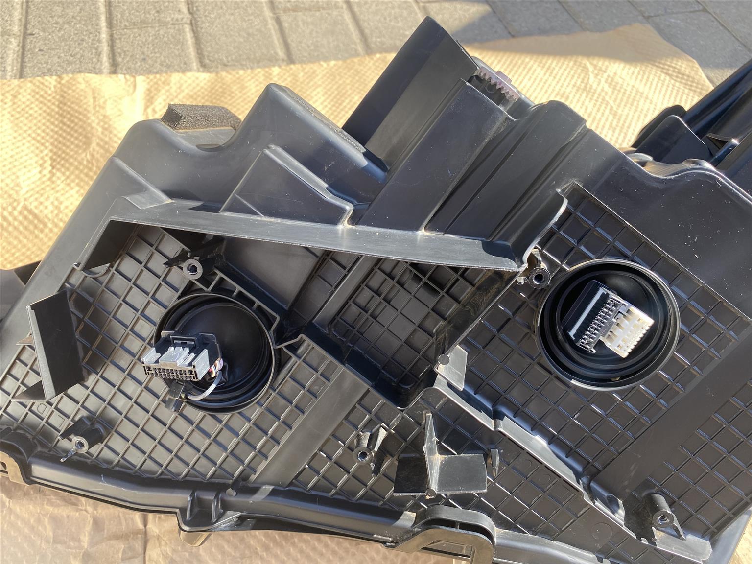 2022 LEXUS LX570 FULL LED HEADLIGHT RIGHT SIDE FOR SALE. IN PRISTINE CONDITION