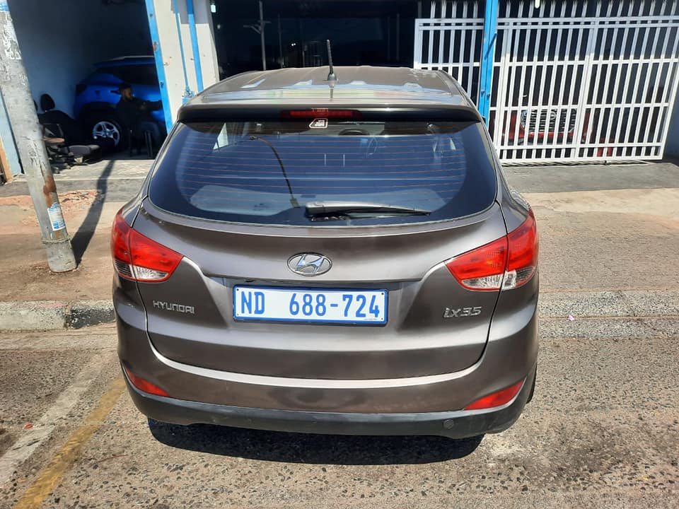 2012 Hyundai iX35 2.0 SUV Manual with a leather seat and Spare key