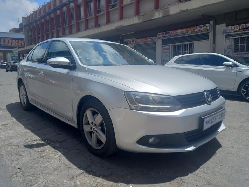 2013 VW JETTA 6 1.4 TSI SEDAN PETROL, MANUAL TRANSMISSION, SILVER COLOUR
