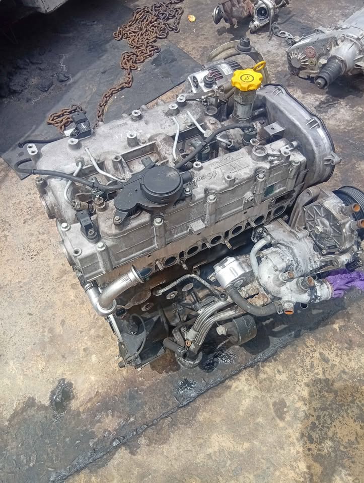Jeep grand cheeroke Chrysler voyager 2.5 crd  90352040F complete engine for sale - Private Seller