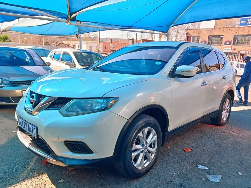 2017 NISSAN X-TRAIL 2.0  Transmission: Manual  Mileage: 122000km  Fueltype: Petrol  White
