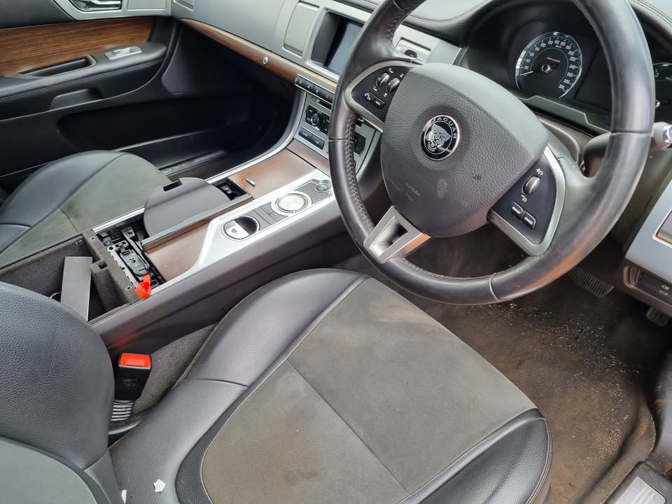 2015 JAGUAR XF 3.0 PETROL STRIPPING AS SPARES
