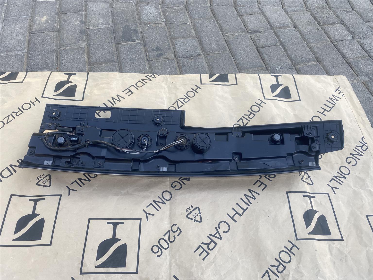 2024 HYUNDAI STARIA FULL LED TAIL LIGHT LEFT SIDE FOR SALE - Private Seller 2024 HYUNDAI STARIA FULL LED TAIL LIGHT LEFT SIDE FOR SALE - Private Seller