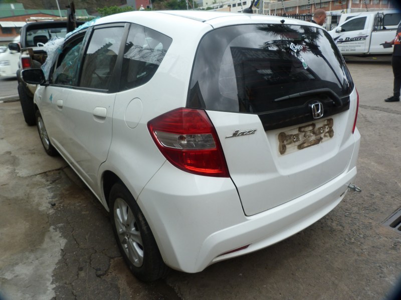Honda Jazz 1.3 Comfort Manual White - 2013 STRIPPING FOR SPARES - Private Seller Honda Jazz 1.3 Comfort Manual White - 2013 STRIPPING FOR SPARES - Private Seller