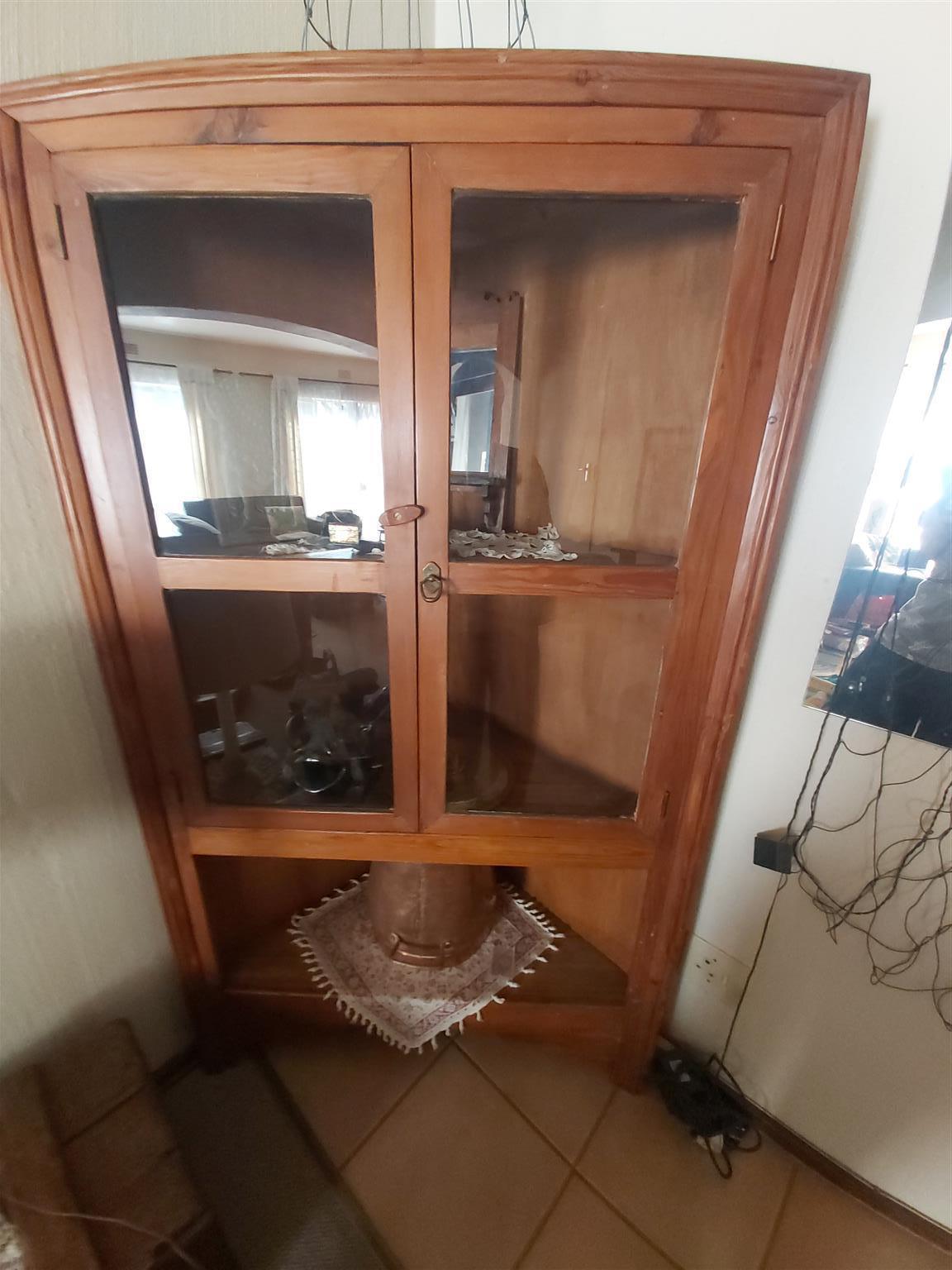 Antique corner unit Antique corner unit
