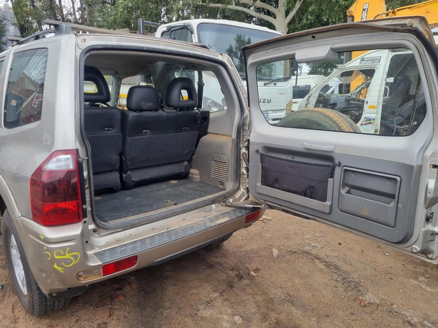 "Mitsubishi Pajero Gen 3 Now Stripping for Spares – All Parts Available!" - Private Seller "Mitsubishi Pajero Gen 3 Now Stripping for Spares – All Parts Available!" - Private Seller