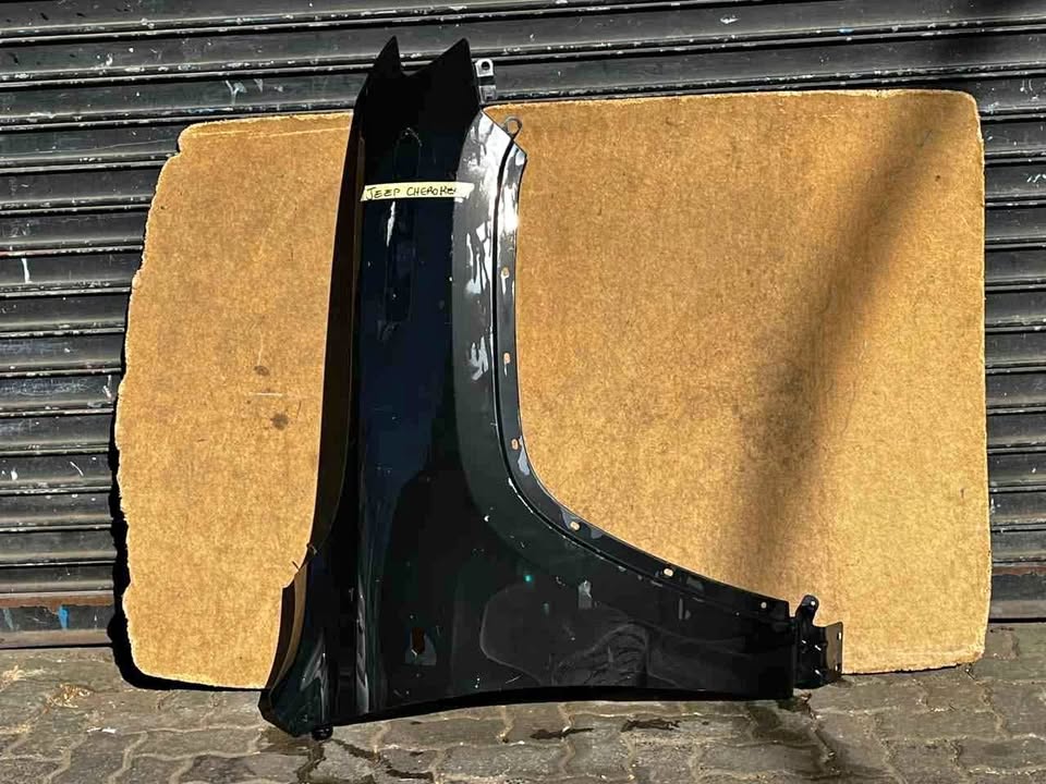 JEEP CHEROKEE RIGHT SIDE FENDER BLACK FOR SALE NOW - Private Seller JEEP CHEROKEE RIGHT SIDE FENDER BLACK FOR SALE NOW - Private Seller