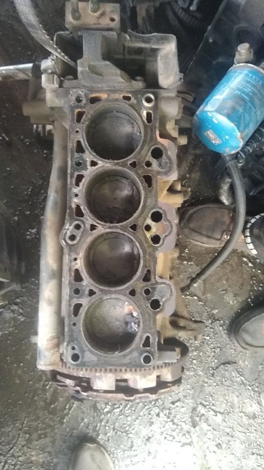 HYUNDAI H100/H1/K2700 BLOCK+PISTONS FOR SALE - Private Seller HYUNDAI H100/H1/K2700 BLOCK+PISTONS FOR SALE - Private Seller