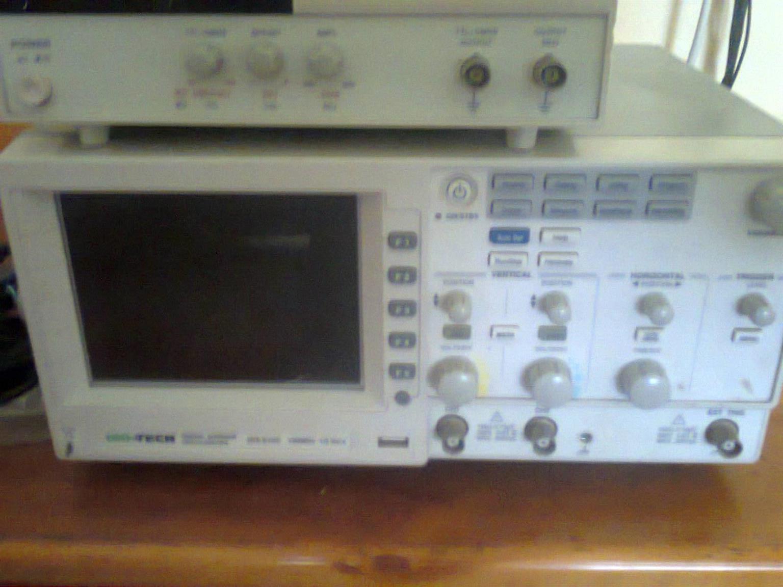 Iso-Tech Oscilloscope 100Mz and frequency generator
