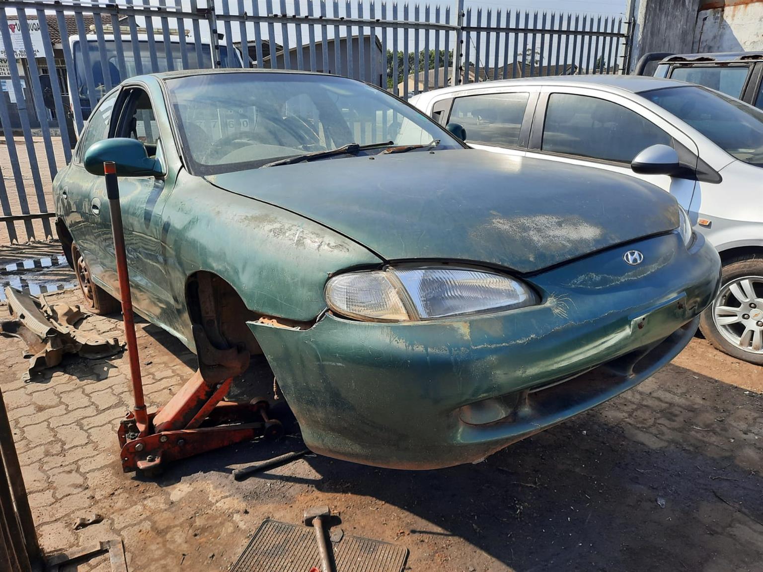 1997 Hyundai Elantra 1.6 – Stripping for Spares.