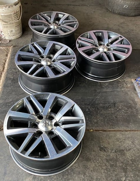 18" Toyota Hilux/Fortuner original mags set - Private Seller 18" Toyota Hilux/Fortuner original mags set - Private Seller