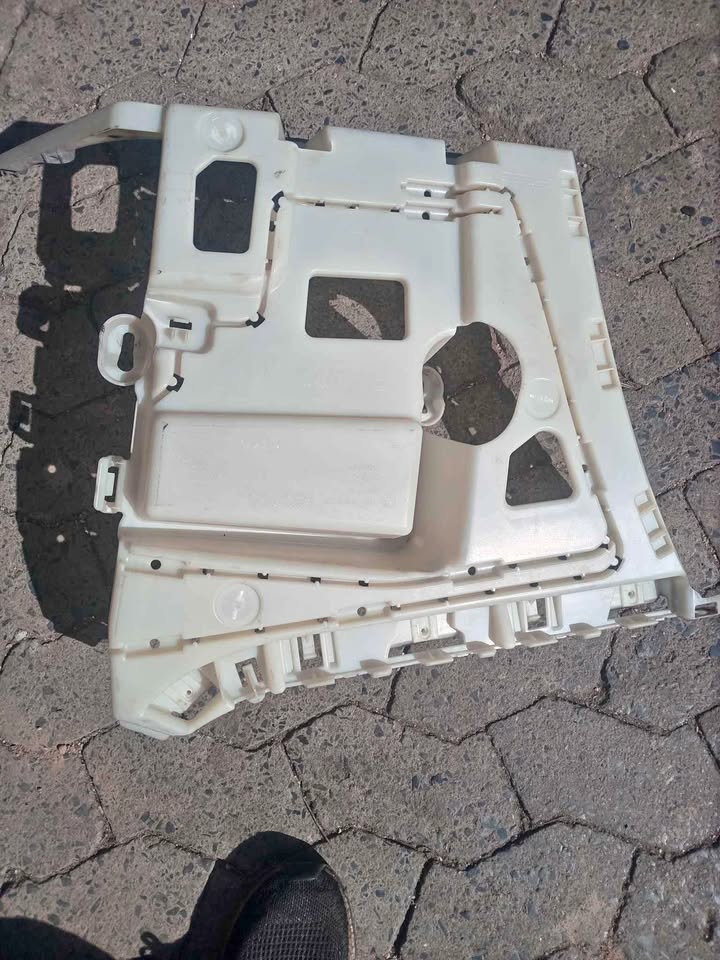 Bmw F82/F83 m4 left side bumper bracket - Private Seller Bmw F82/F83 m4 left side bumper bracket - Private Seller
