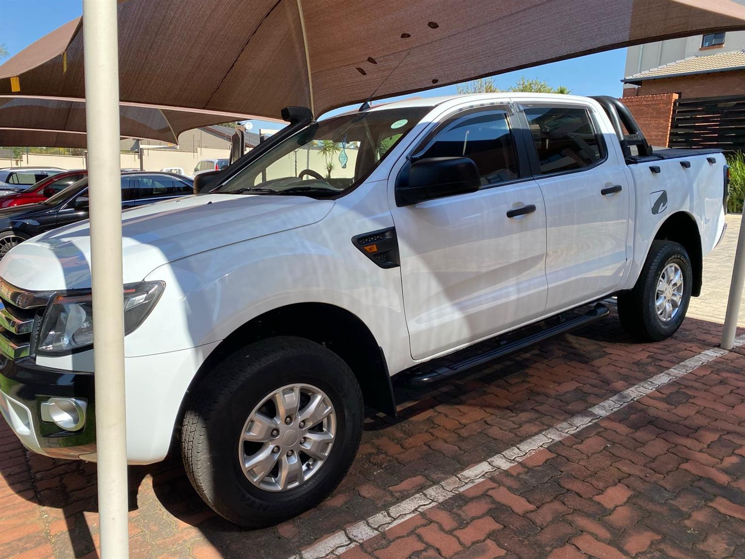 4x2 Ford Ranger in Crisp condition up for grabs.