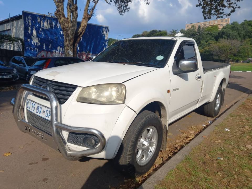 2014 GWM STEED 5 Single Cab, 2.5 Tci Diesel, Manual 4x4, White, 94000kms Leather seats