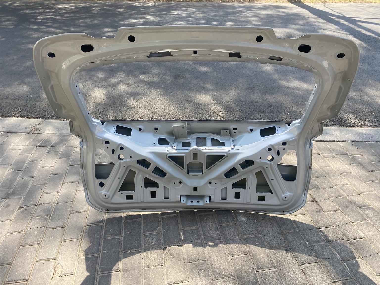 2017 BMW X1 TAILGATE SHELL FOR SALE. IN EXCELLENT CONDITION - Private Seller