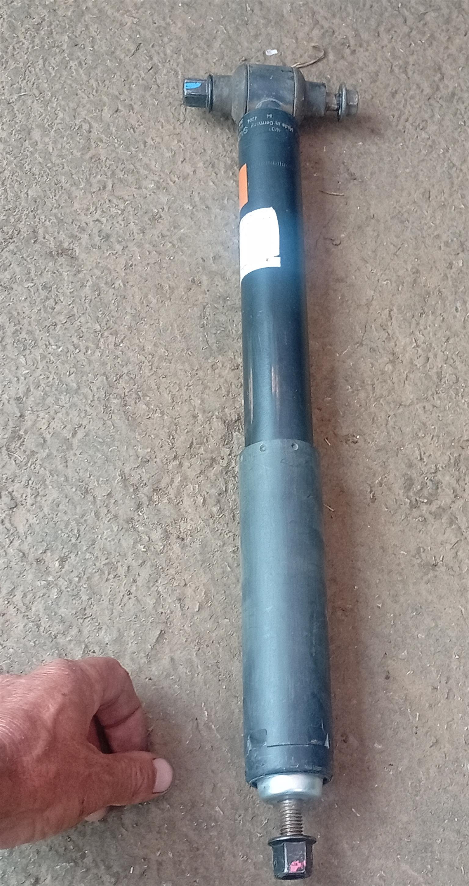 Volvo shock absorber - Private Seller Volvo shock absorber - Private Seller