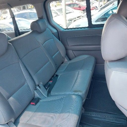 Used 2015 Hyundai H-1 2.5VGTi bus Elite 9-seater - Private Seller Used 2015 Hyundai H-1 2.5VGTi bus Elite 9-seater - Private Seller