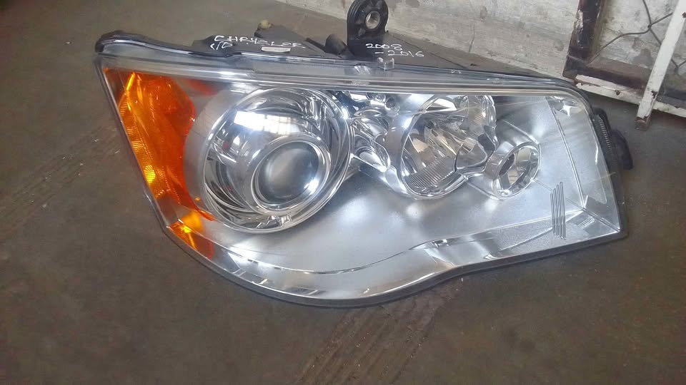 CHRYSLER VOYAGE HEADLIGHTS - Private Seller CHRYSLER VOYAGE HEADLIGHTS - Private Seller