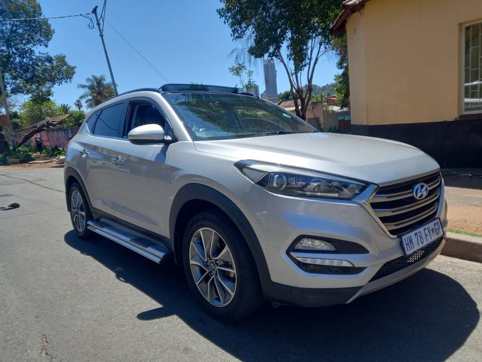 2018 HYUNDAI TUCSON SUV ENG 2.0 PETROL, AUTOMATIC TRANSMISSION, SILVER COLOR, MILEAGE