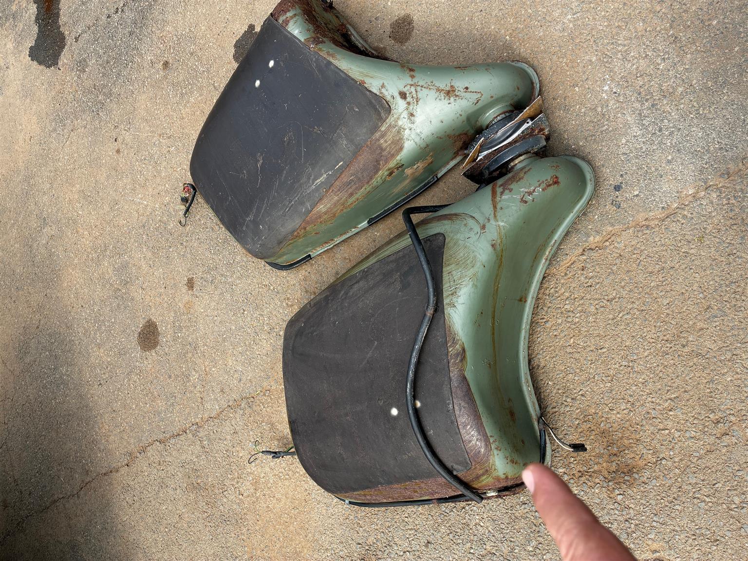 Petrol tanks Jaguar XJ6 or V12 Daimler - Private Seller